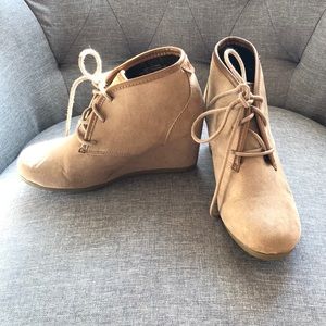 EUC size 7 booties